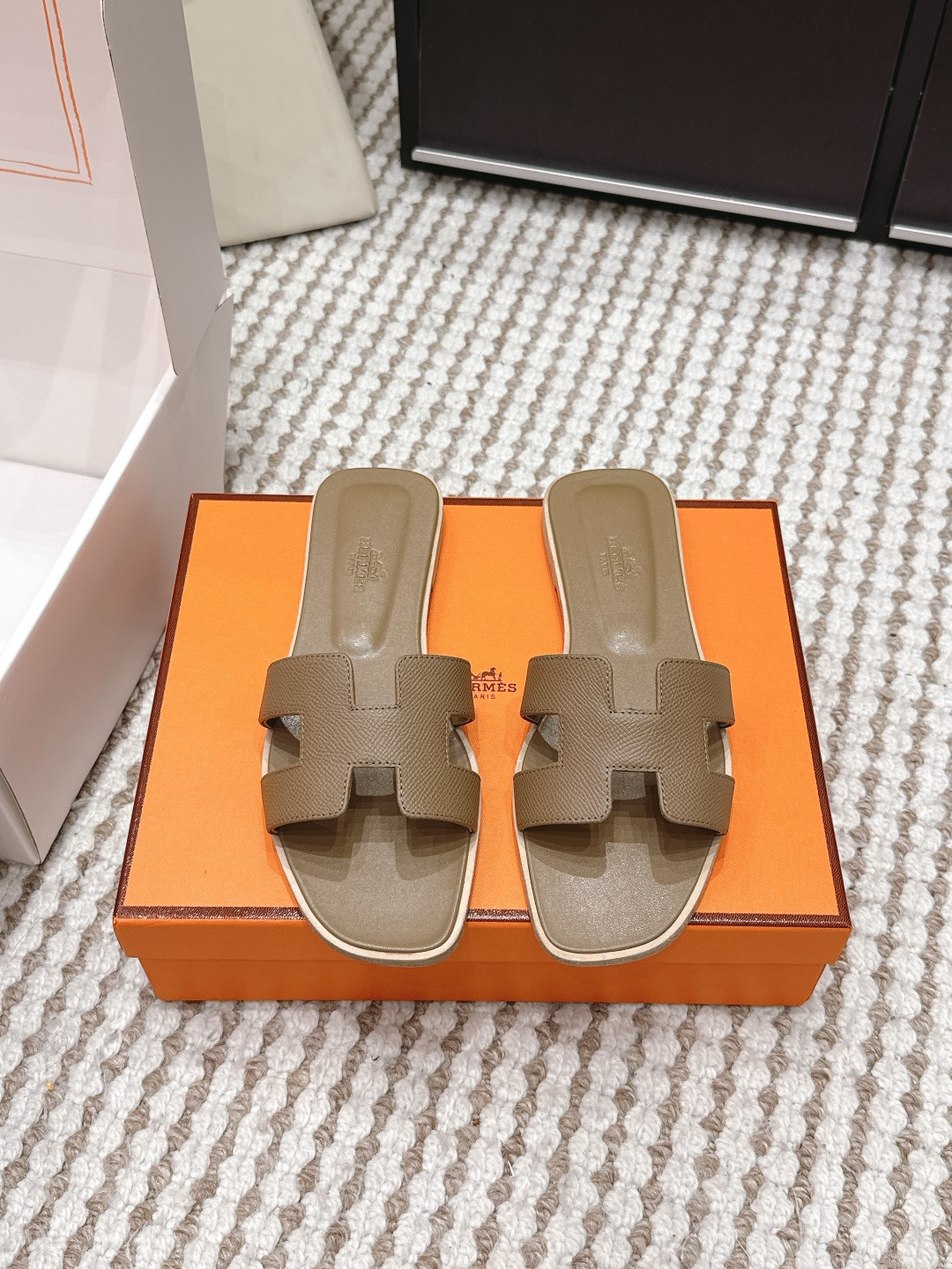 Hermès Hermes 爱马仕春 26最新配色 东莞产 H拖鞋