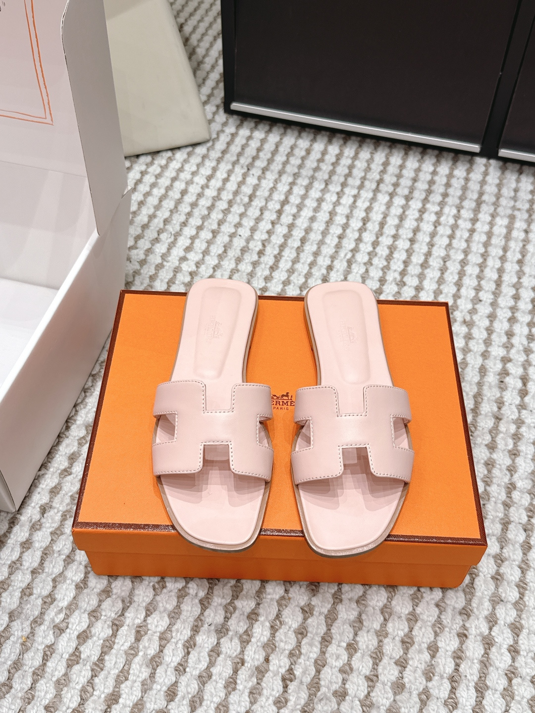 Hermès Hermes 爱马仕春 26最新配色 东莞产 H拖鞋