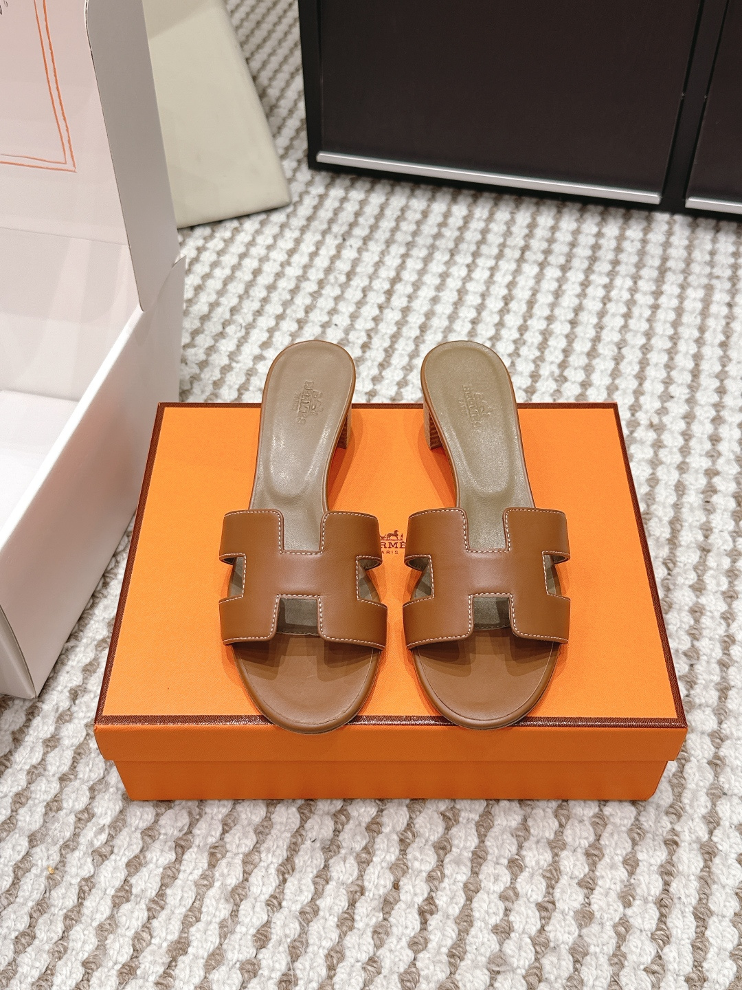 Hermès Hermes 爱马仕春 26最新配色 东莞产 H拖鞋