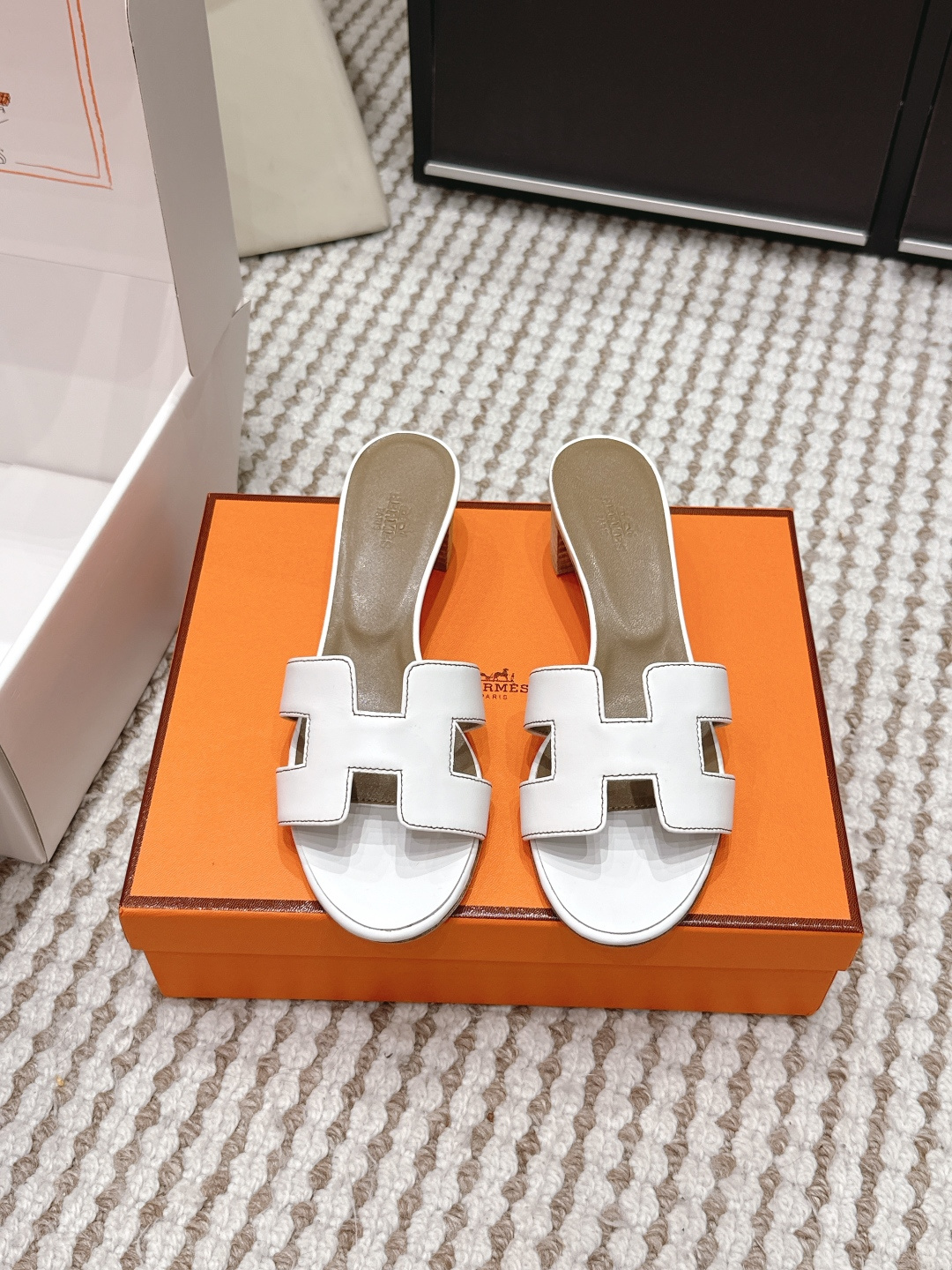 Hermès Hermes 爱马仕春 26最新配色 东莞产 H拖鞋