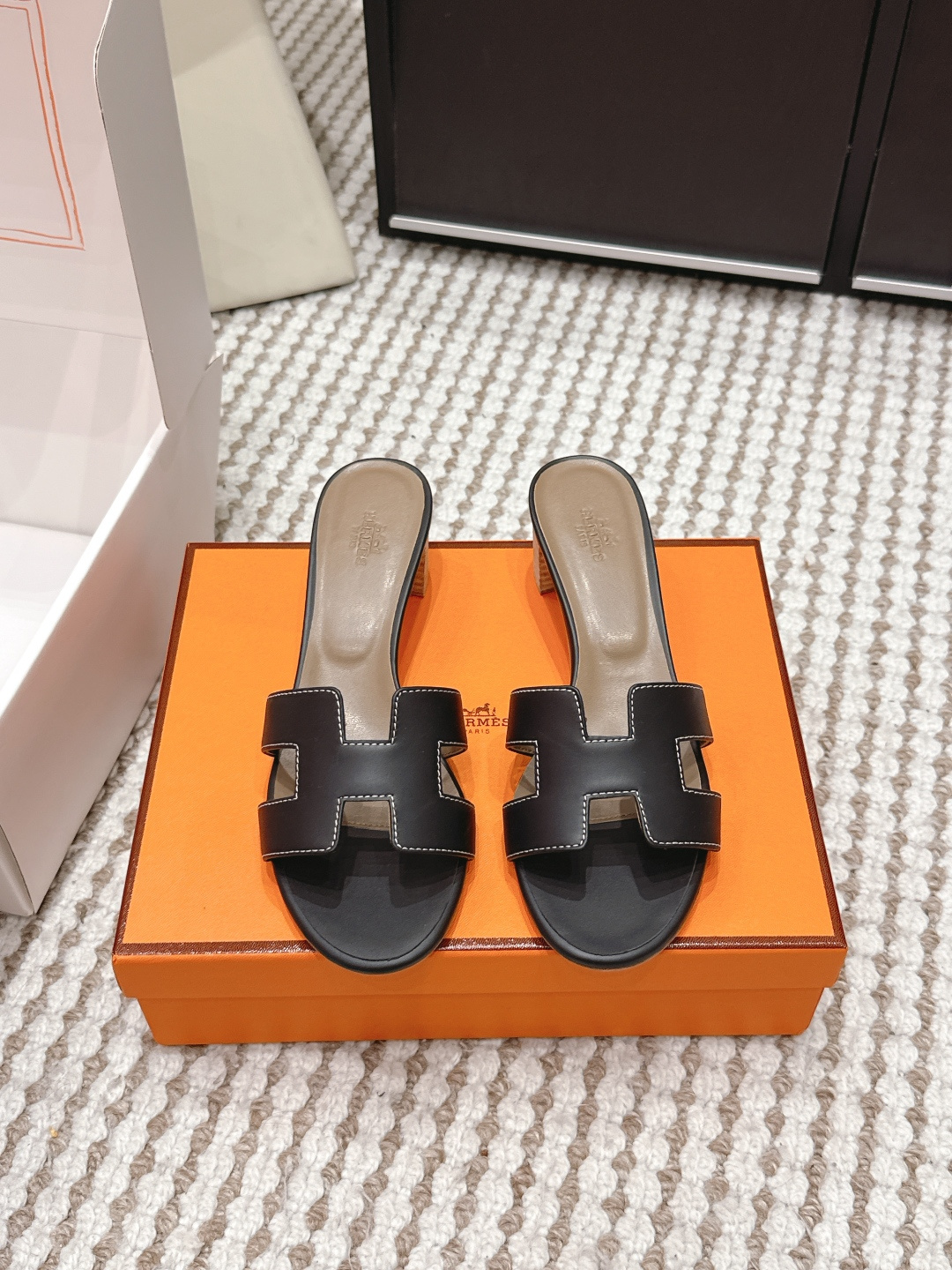 Hermès Hermes 爱马仕春 26最新配色 东莞产 H拖鞋