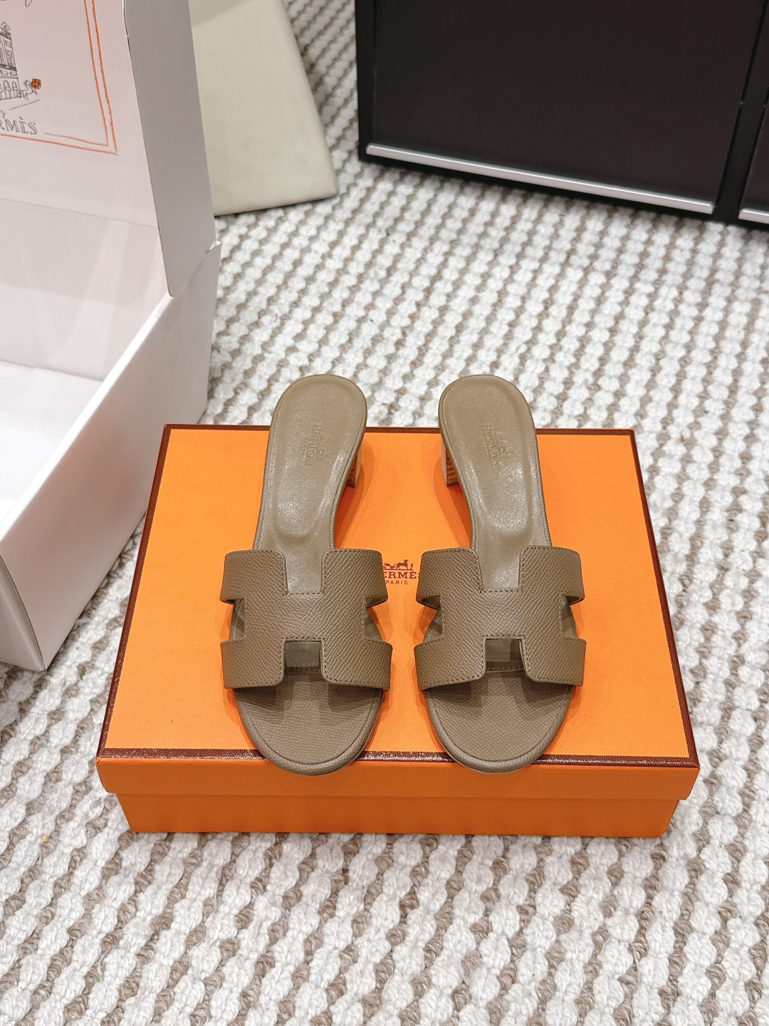 Hermès Hermes 爱马仕春 26最新配色 东莞产 H拖鞋