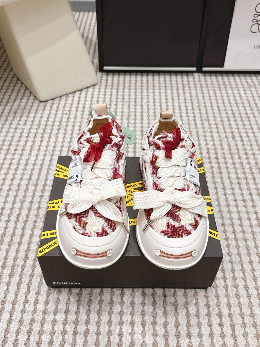 Alexander McQueen # SMILEREPUBLIC 开口笑帆布鞋