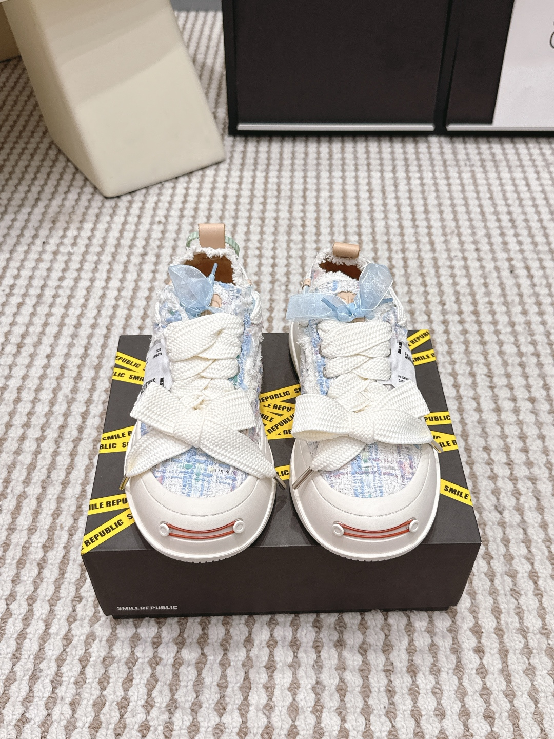 Alexander McQueen # SMILEREPUBLIC 开口笑帆布鞋