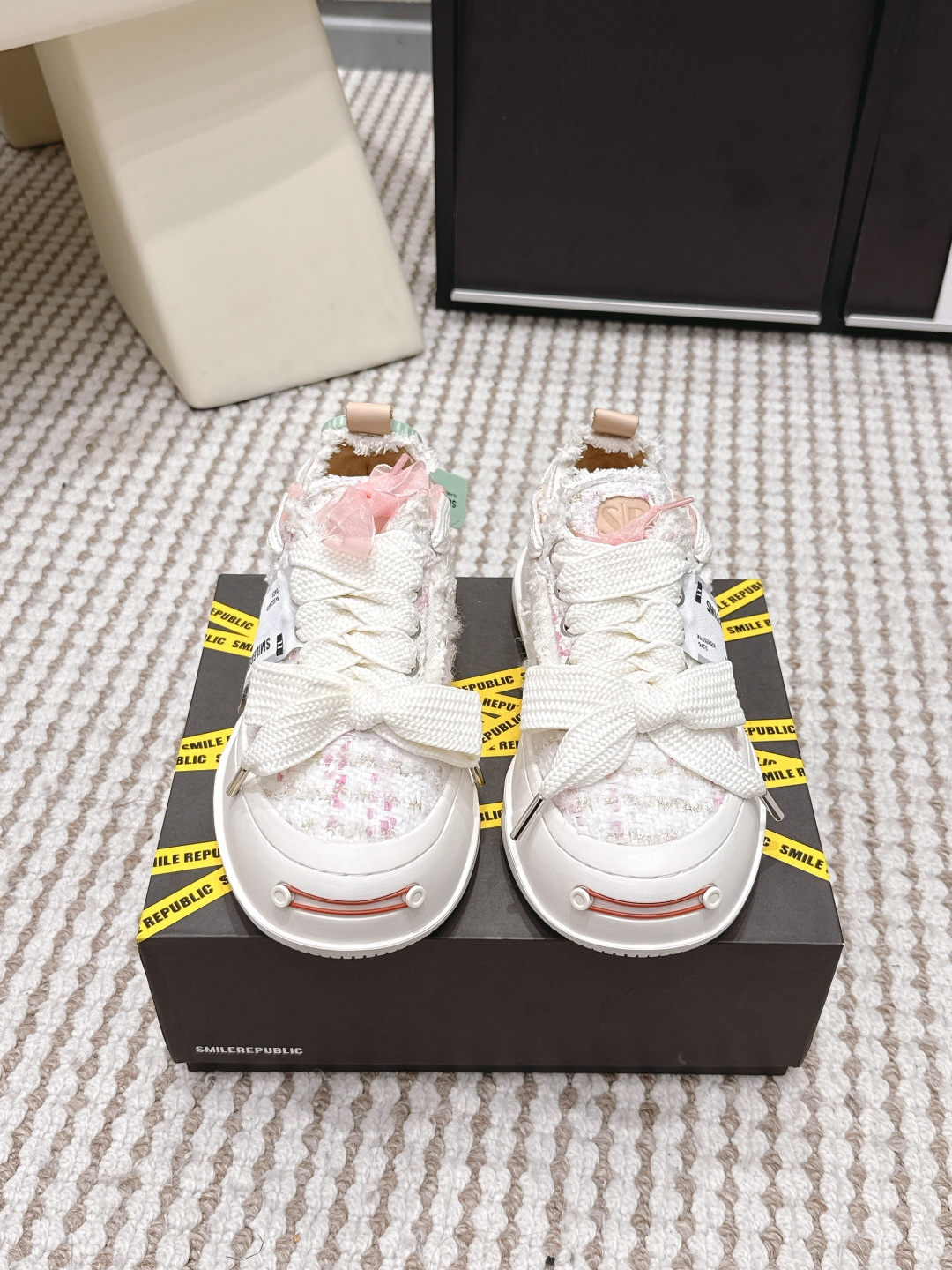 Alexander McQueen # SMILEREPUBLIC 开口笑帆布鞋