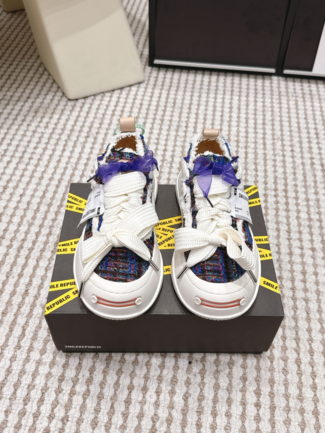 Alexander McQueen # SMILEREPUBLIC 开口笑帆布鞋