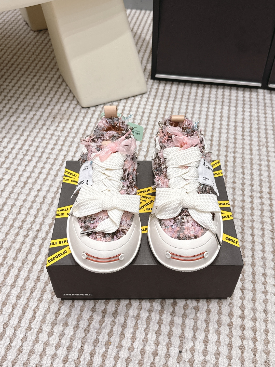 Alexander McQueen # SMILEREPUBLIC 开口笑帆布鞋