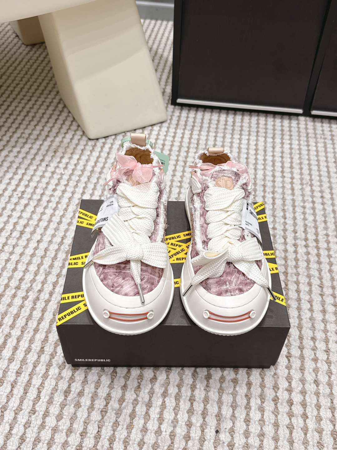 Alexander McQueen # SMILEREPUBLIC 开口笑帆布鞋