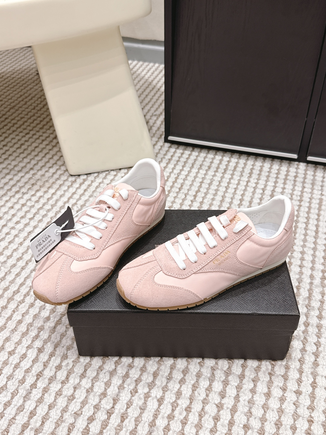 Кроссовки Prada
