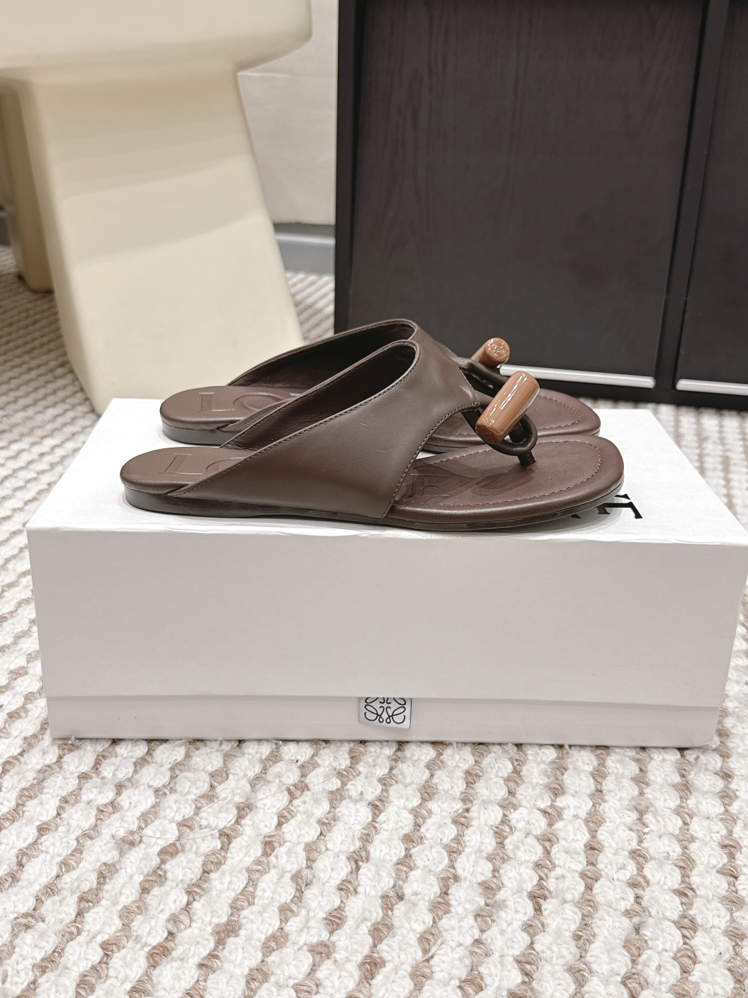 Loewe LOEWE 罗意威 2026春夏新款 夹趾 平底 凉拖鞋​​