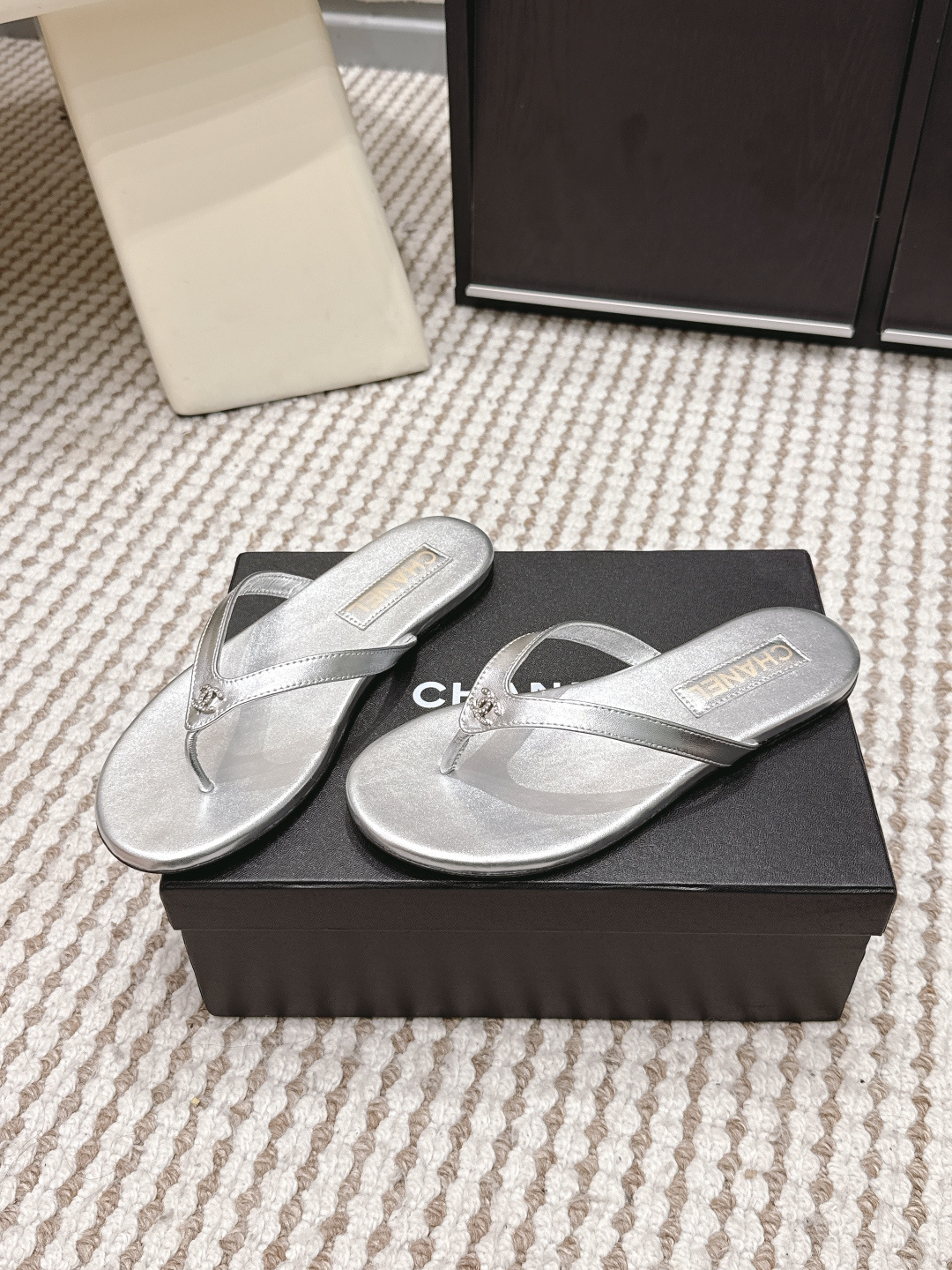 Chanel Chanel 26ss 小香 新款 三角人字拖 春夏香家