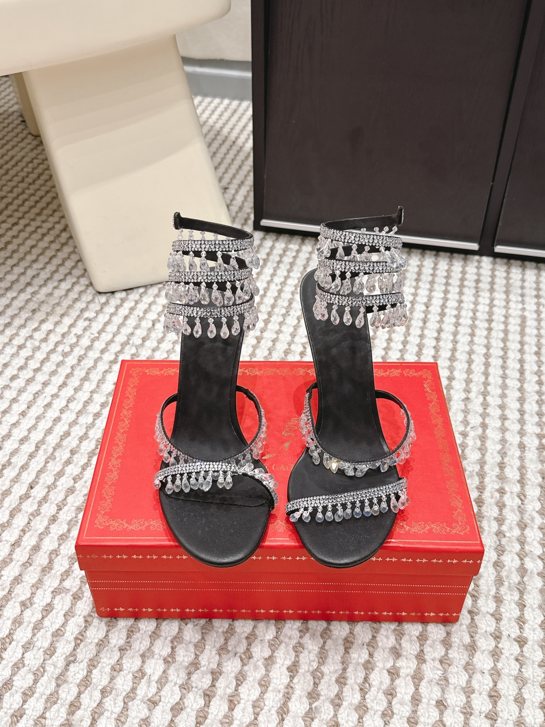 NO:758445,Purchasing agent René Caovilla RC 26/diamond beads, flowers, high heels, sandals, this pair is so amazing!  After trying RC high heels, trying other shoes is simply an invalid shoe trial!  RC’s latest color combination, mesh and crystal, is charming, sexy and elegant. It’s perfect for important occasions like weddings and parties!  Girls must have a pair in their shoe cabinets!  Heel height 7.5cm, size 35-39 (34.40.41.42.43 customized, non-refundable), high heels sandals, sandals, high heels19860909代购级 René Caovilla RC 26/钻珠 花朵 高跟鞋 凉鞋 这双也太仙了叭！ 试过rc高跟鞋以后 再试别的鞋根本就是无效试鞋！ RC最新配色 网纱搭配水晶呈现的妩媚性感优雅令人着迷 太适合结婚 聚会的重要场合穿啦！女孩儿们鞋柜一定要拥有一对！ 跟高7.5cm 码数35-39（34.40.41.42.43定制不退换）,高跟鞋凉鞋,sandals,high heels,Women's Shoes