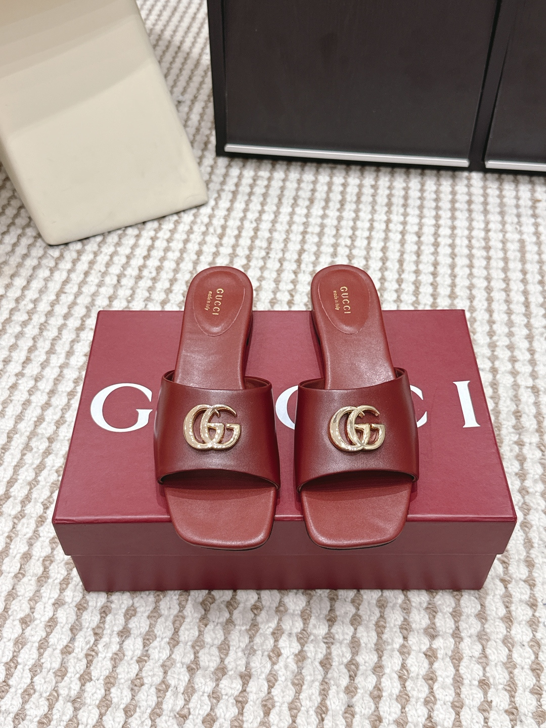 Шлёпанцы Gucci женские