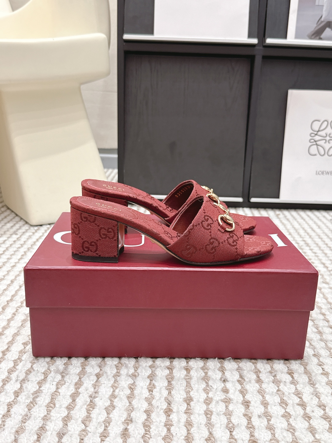 Шлепанцы Gucci с двойным G и пряжкой