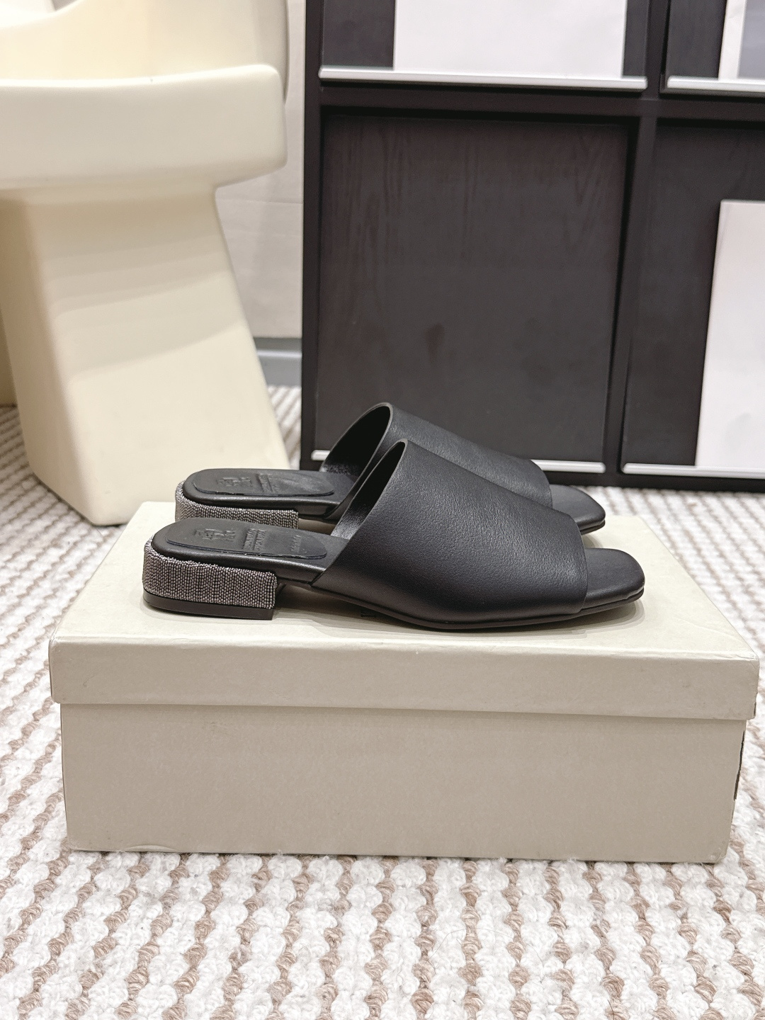 Женские кожаные шлёпанцы Brunello Cucinelli