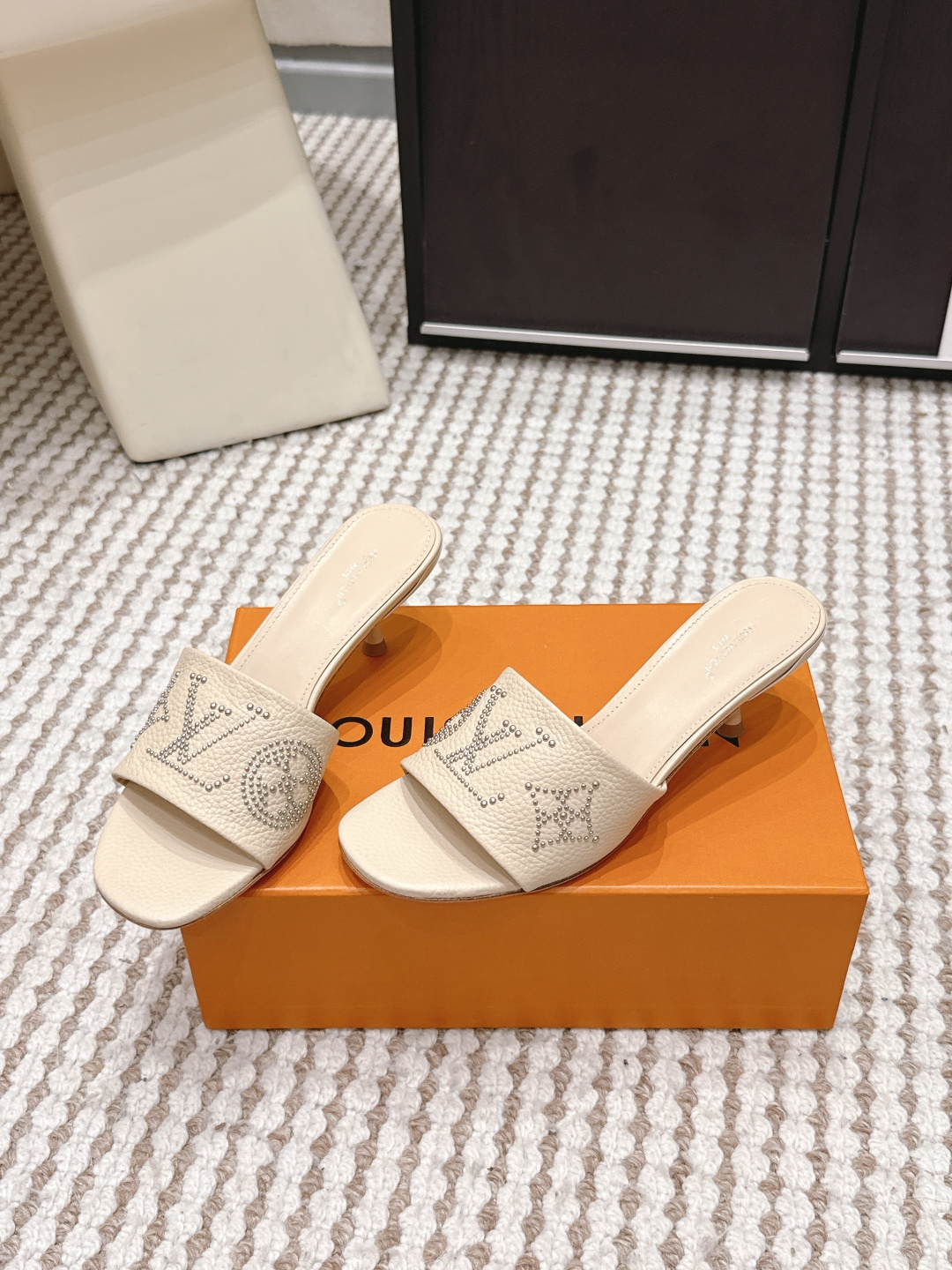 Женские туфли Isola с логотипом Louis Vuitton