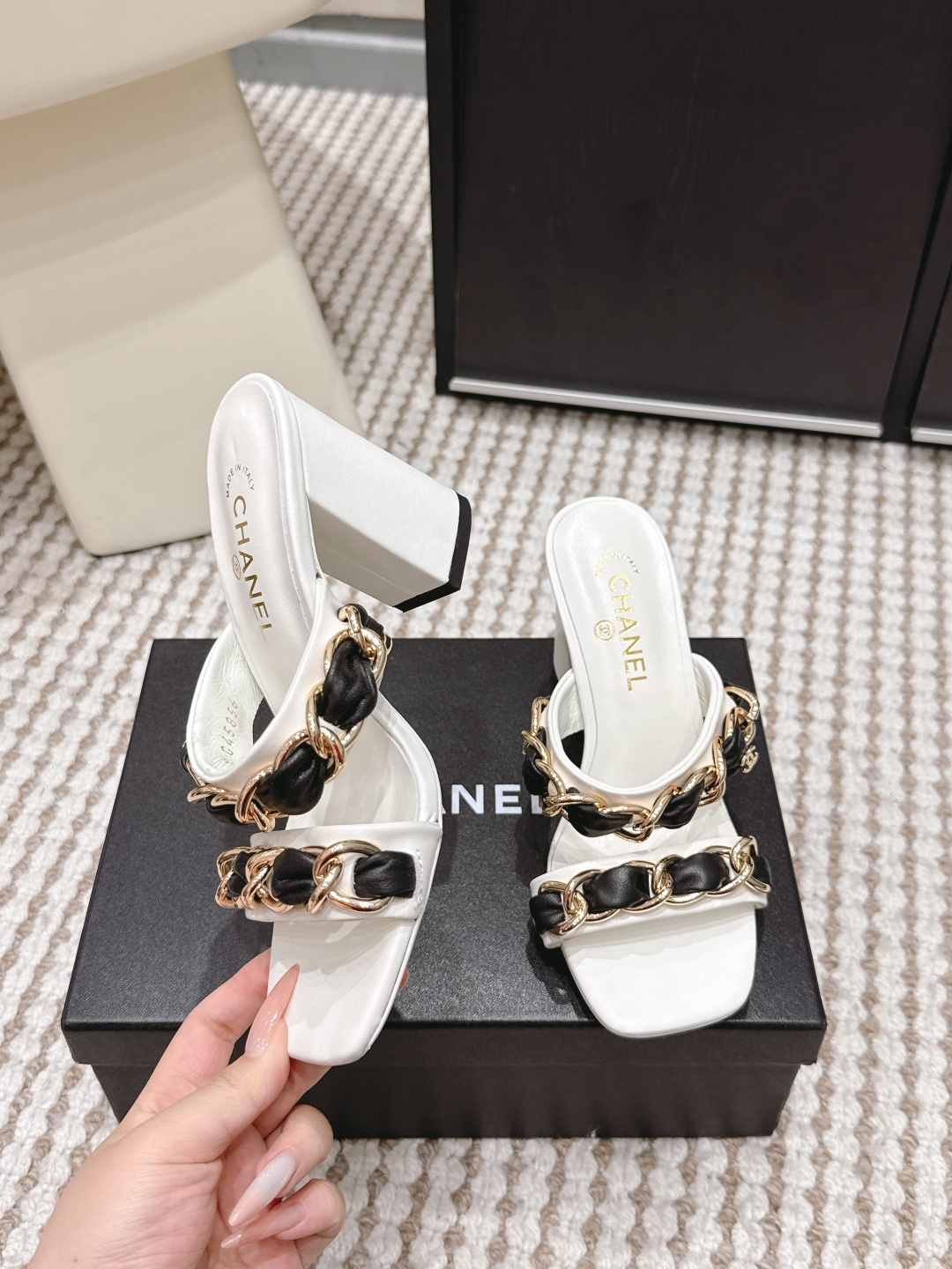 Chanel Chanel香奈儿 2026春夏新款 粗跟 一字拖鞋