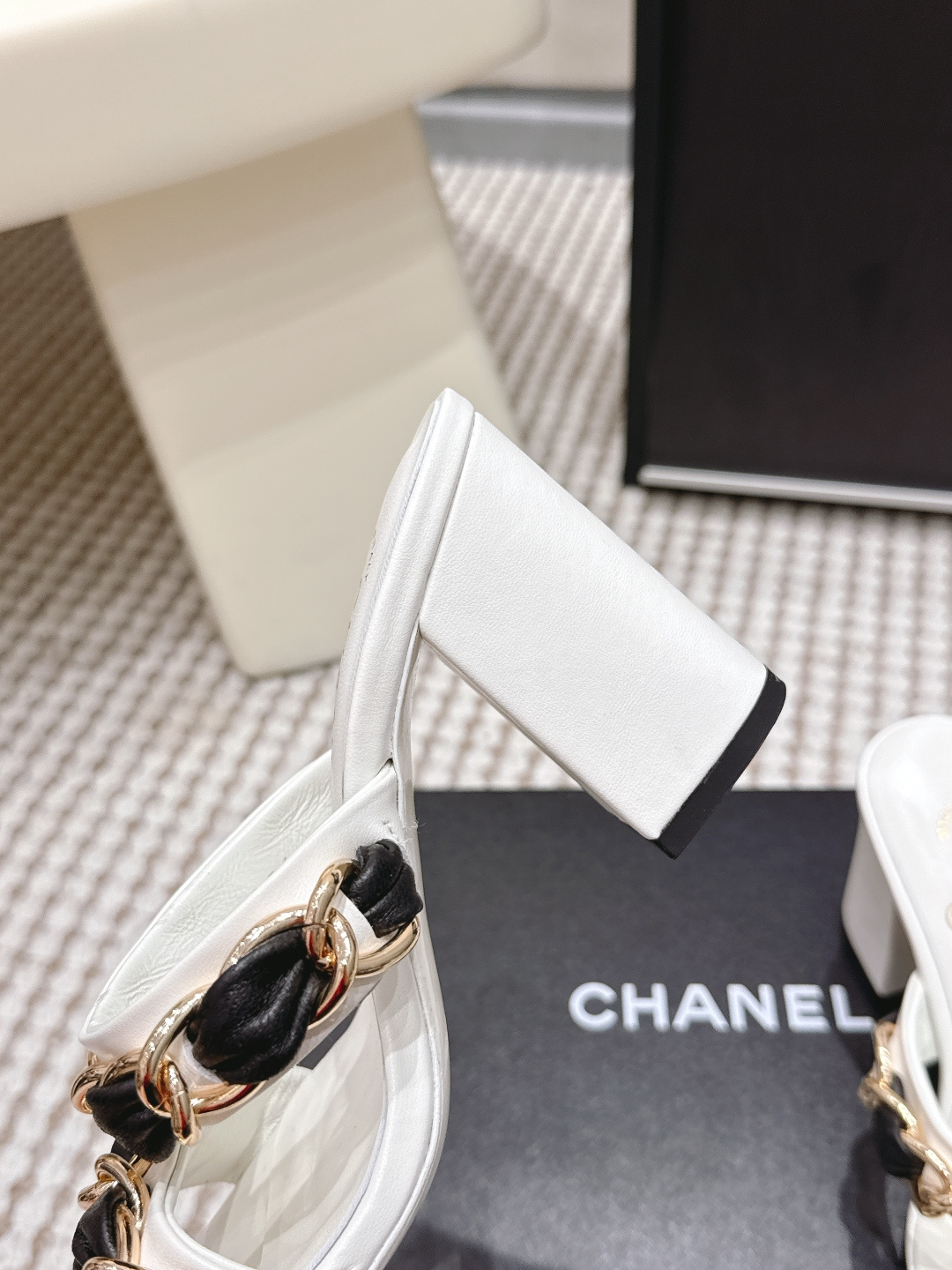 Chanel Chanel香奈儿 2026春夏新款 粗跟 一字拖鞋