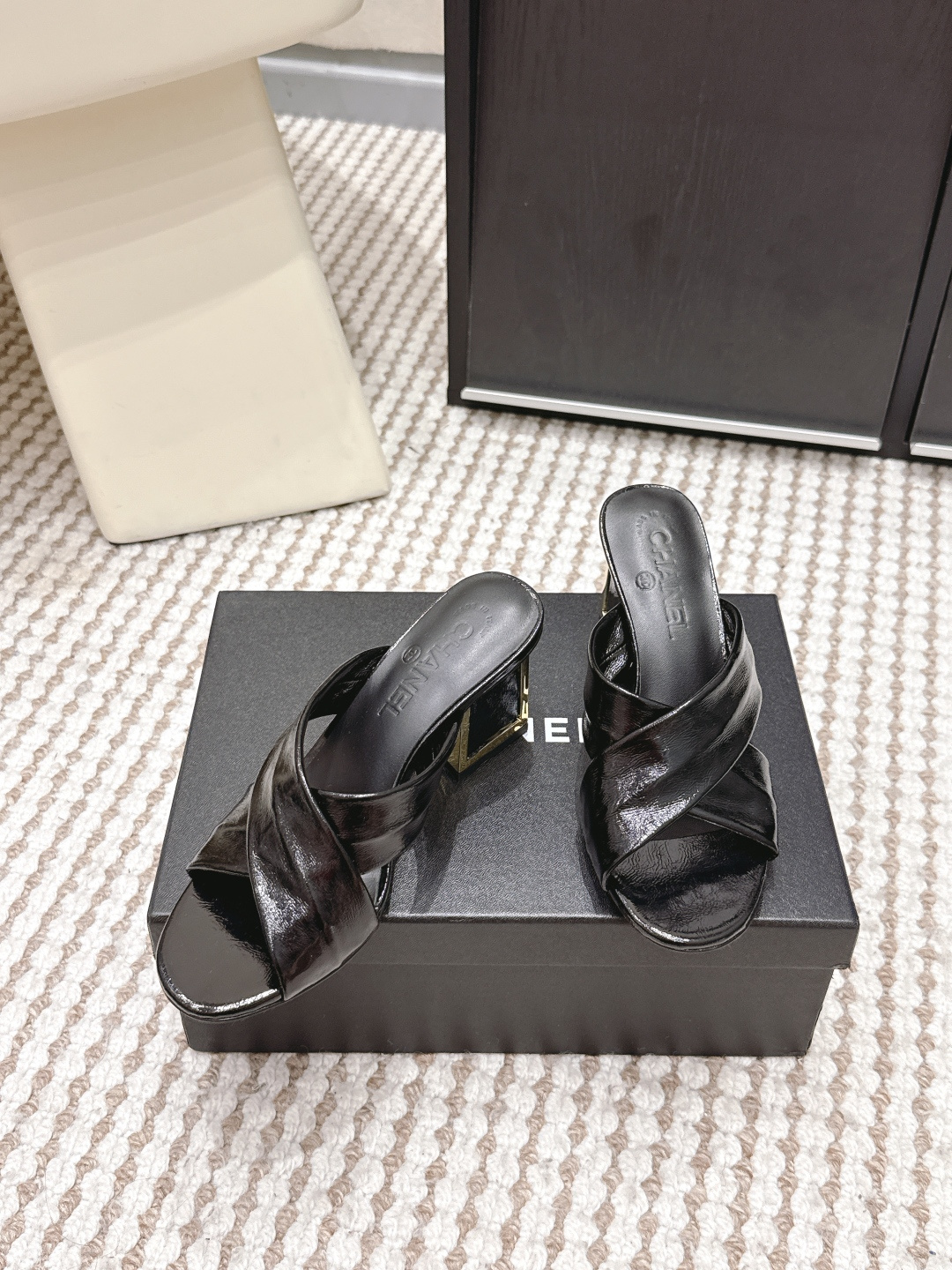 Chanel Chane*l 2026春夏新款 高跟 交叉带 凉拖鞋​​