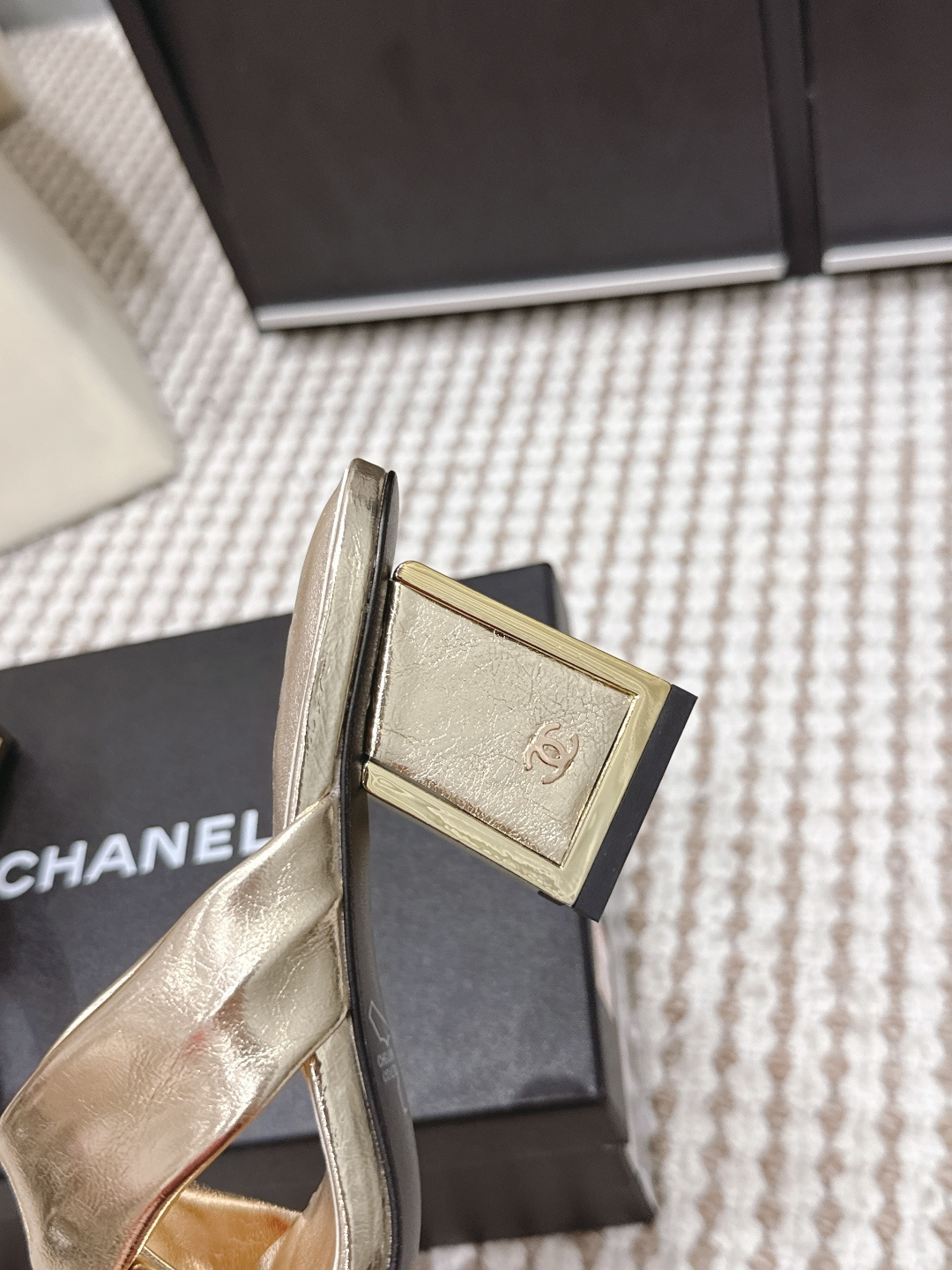 Chanel Chane*l 2026春夏新款 高跟 交叉带 凉拖鞋​​