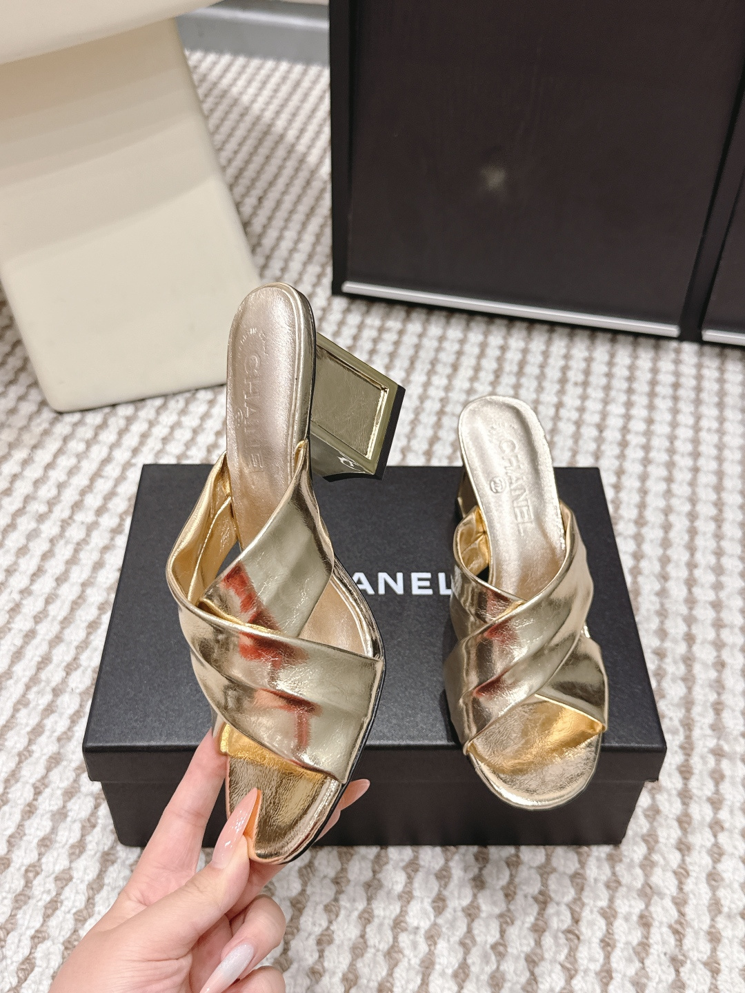 Chanel Chane*l 2026春夏新款 高跟 交叉带 凉拖鞋​​
