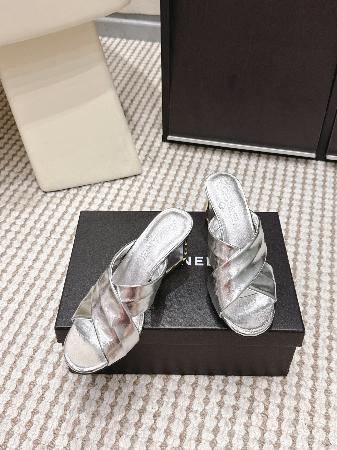 Chanel Chane*l 2026春夏新款 高跟 交叉带 凉拖鞋​​