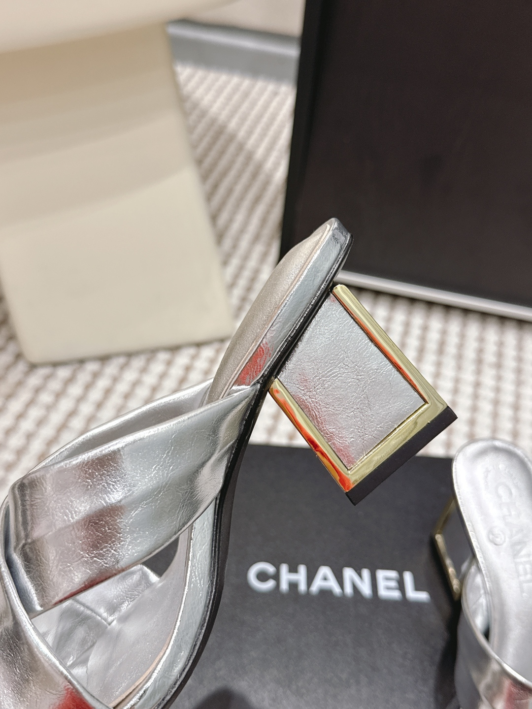 Chanel Chane*l 2026春夏新款 高跟 交叉带 凉拖鞋​​