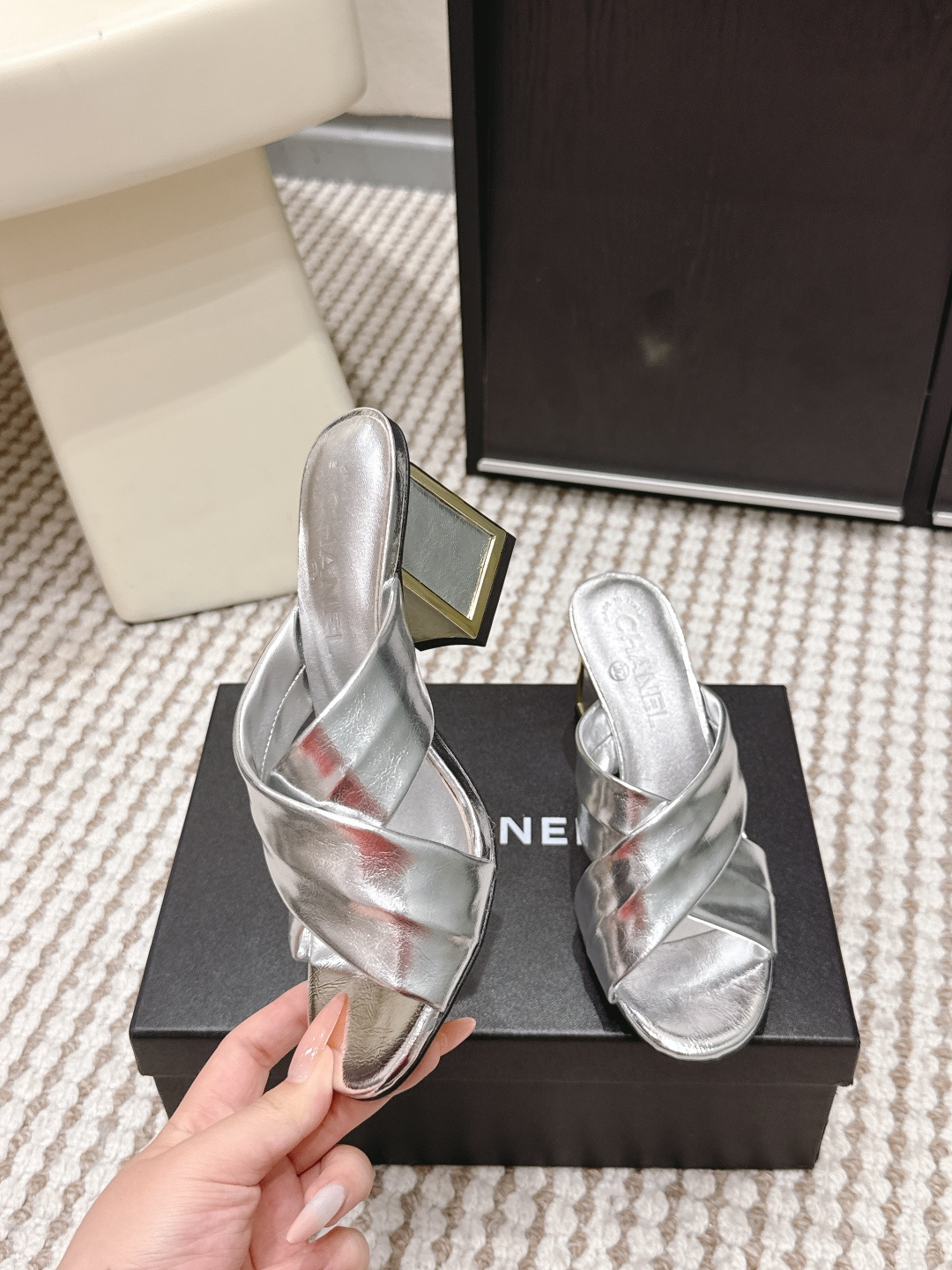 Chanel Chane*l 2026春夏新款 高跟 交叉带 凉拖鞋​​