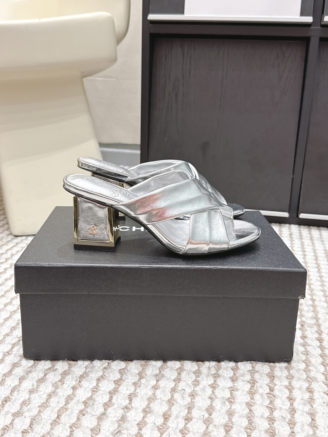 Chanel Chane*l 2026春夏新款 高跟 交叉带 凉拖鞋​​