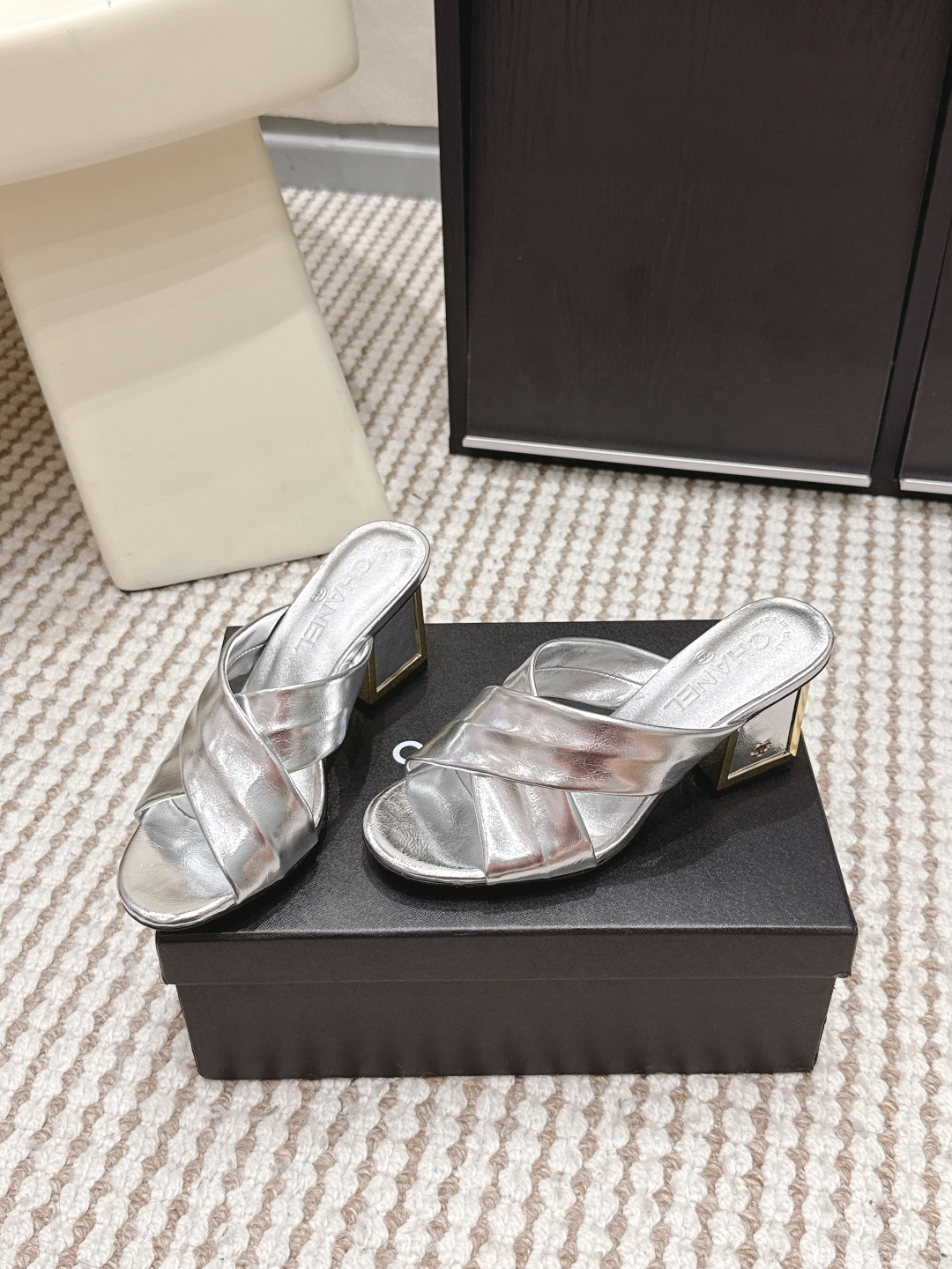 Chanel Chane*l 2026春夏新款 高跟 交叉带 凉拖鞋​​