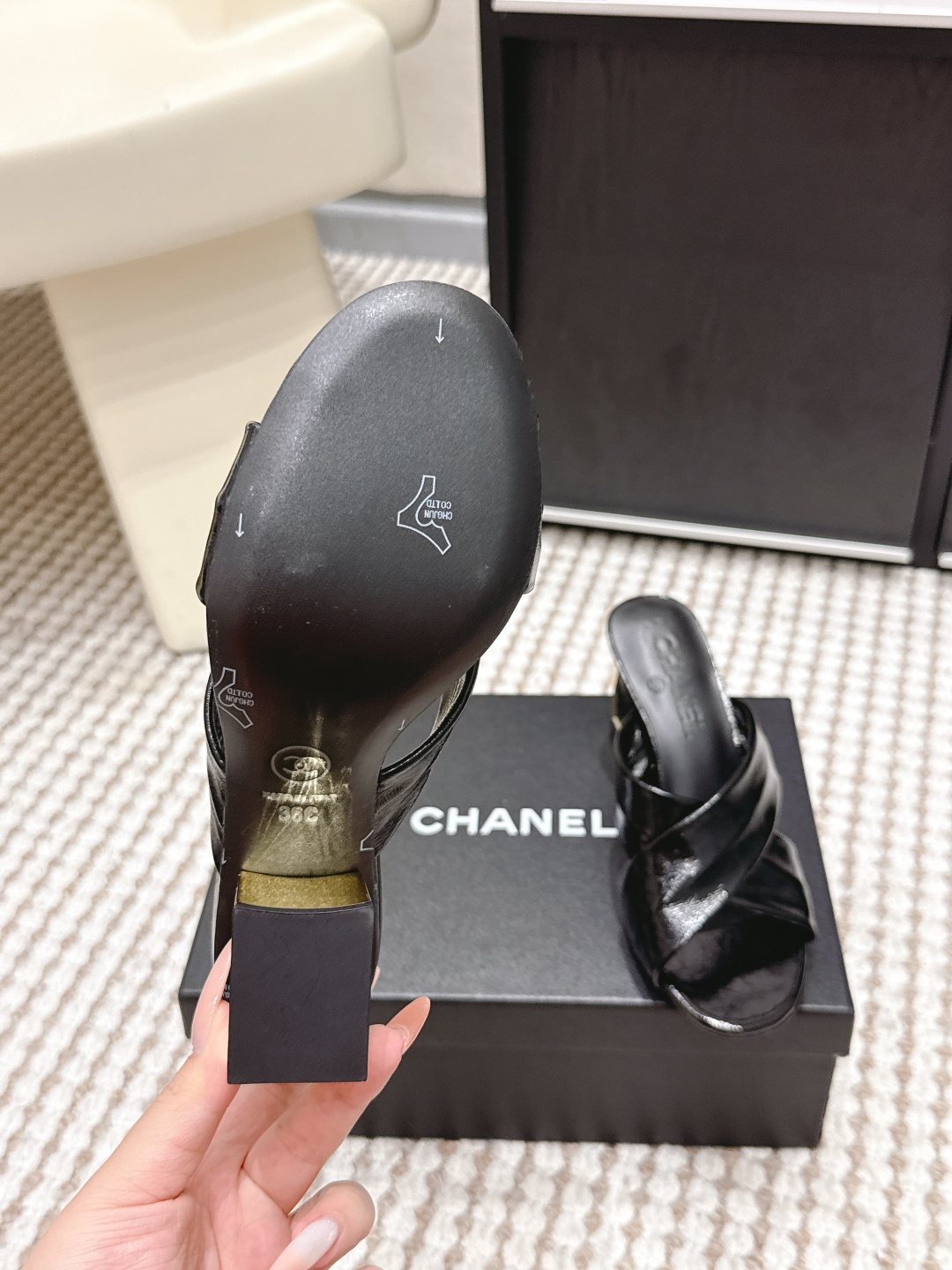 Chanel Chane*l 2026春夏新款 高跟 交叉带 凉拖鞋​​