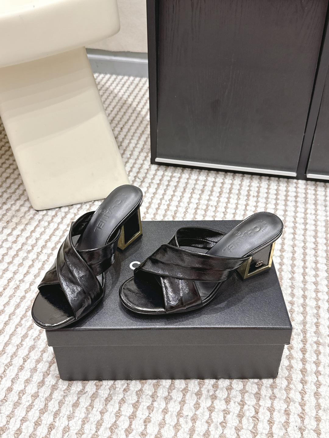 Chanel Chane*l 2026春夏新款 高跟 交叉带 凉拖鞋​​