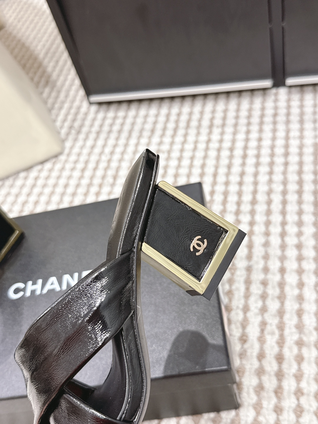 Chanel Chane*l 2026春夏新款 高跟 交叉带 凉拖鞋​​