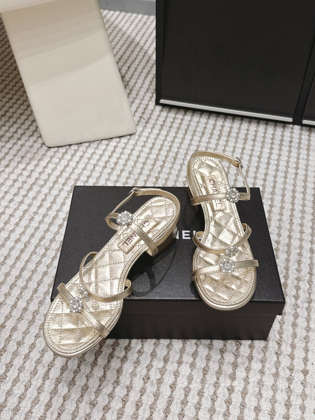 Chanel Chane*26SS早春新款珍珠水钻凉鞋