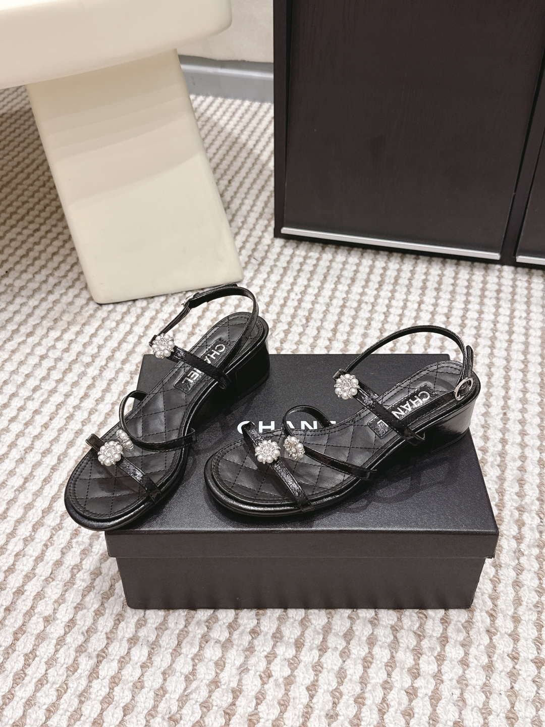 Chanel Chane*26SS早春新款珍珠水钻凉鞋