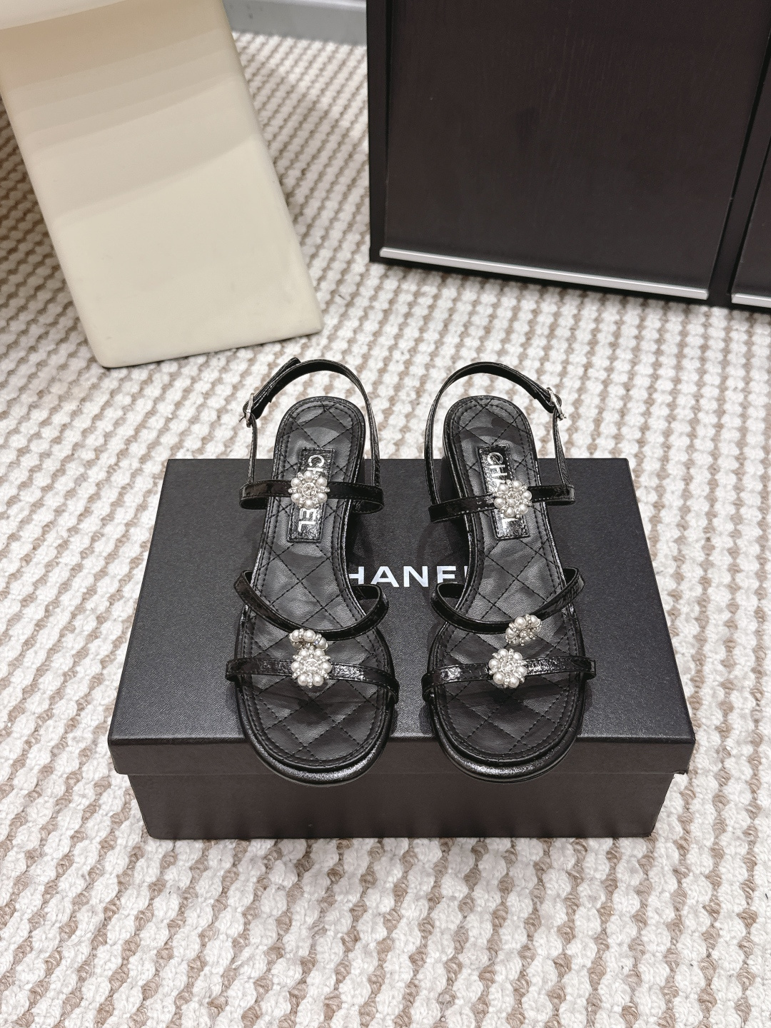 Chanel Chane*26SS早春新款珍珠水钻凉鞋