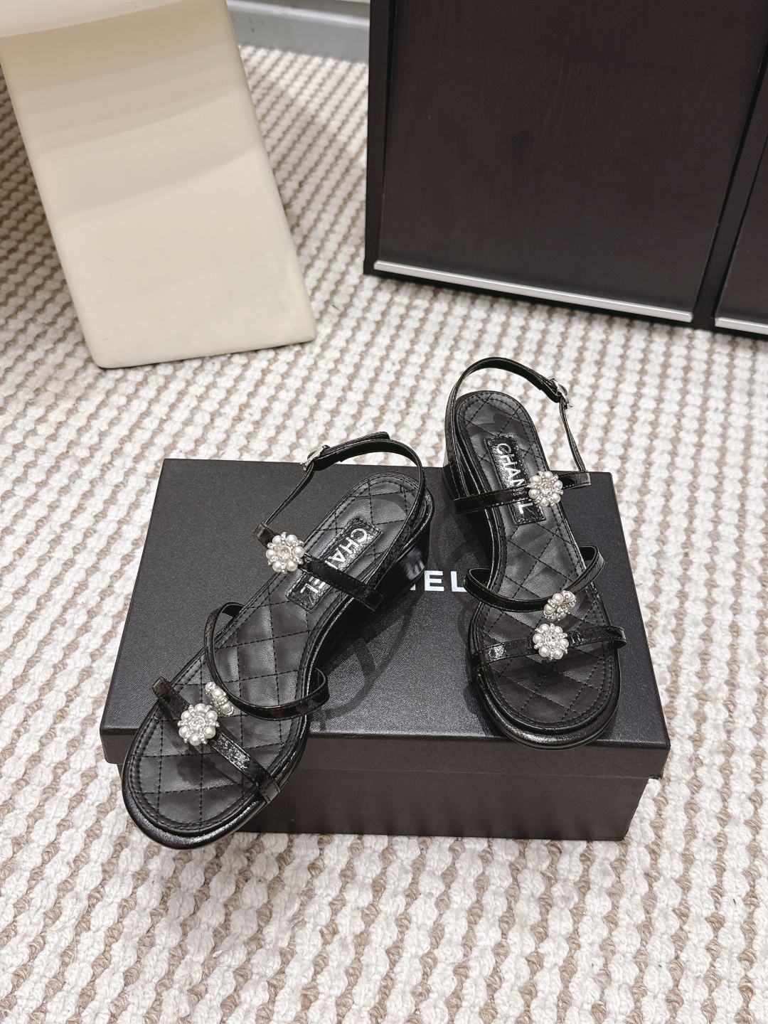 Chanel Chane*26SS早春新款珍珠水钻凉鞋
