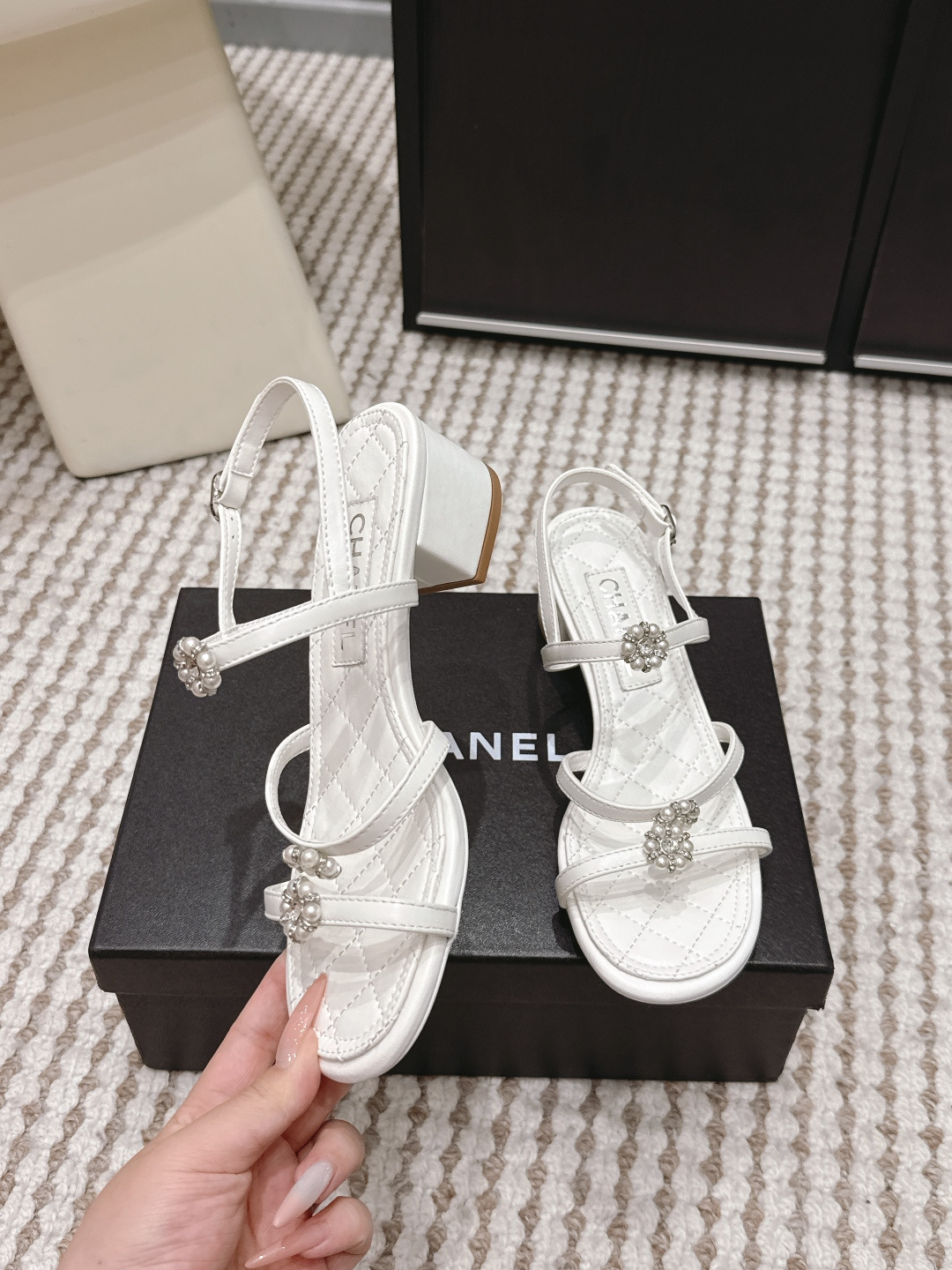 Chanel Chane*26SS早春新款珍珠水钻凉鞋