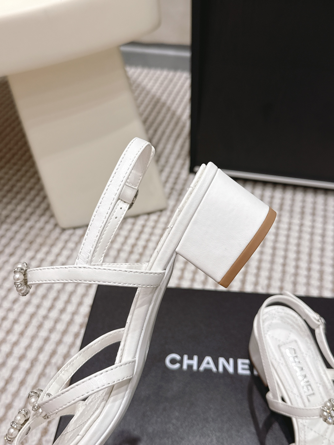 Chanel Chane*26SS早春新款珍珠水钻凉鞋