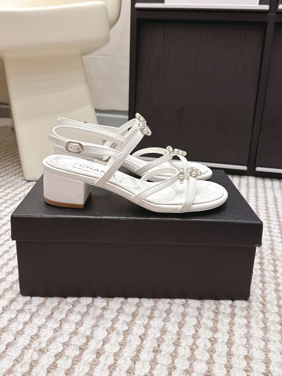 Chanel Chane*26SS早春新款珍珠水钻凉鞋