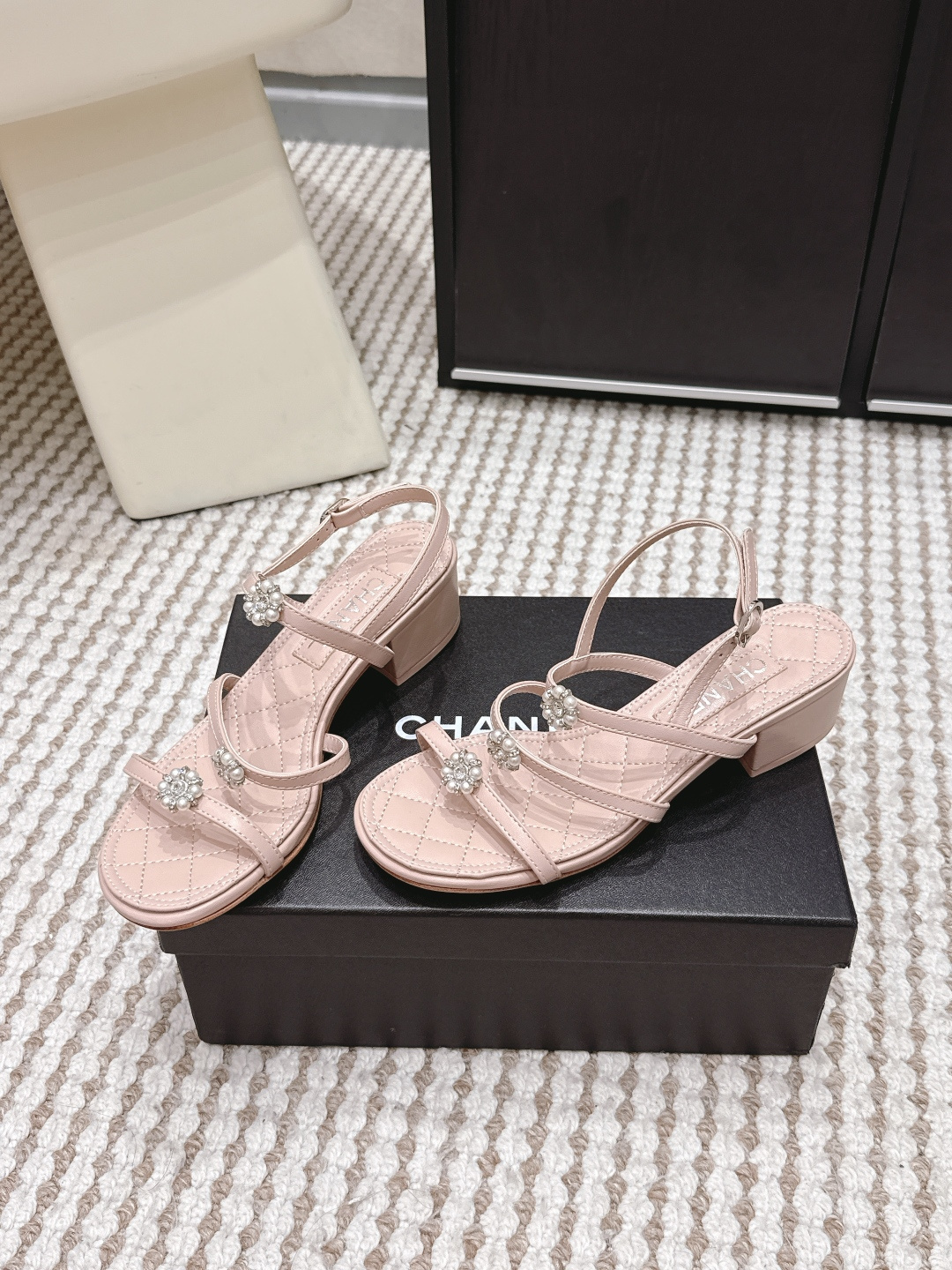 Chanel Chane*26SS早春新款珍珠水钻凉鞋