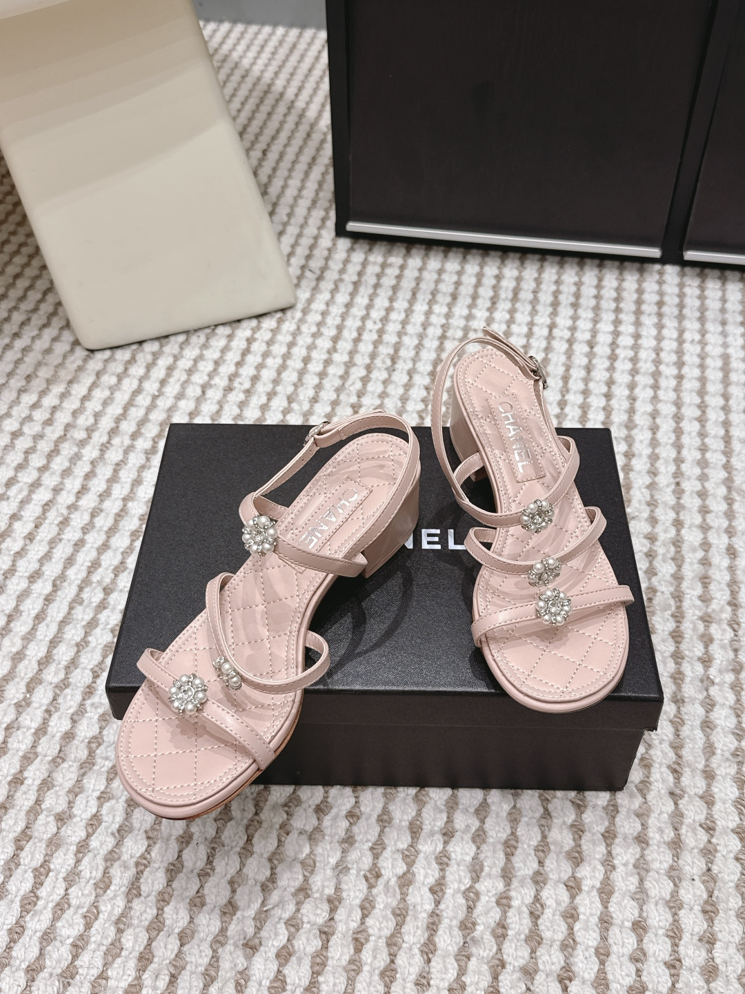 Chanel Chane*26SS早春新款珍珠水钻凉鞋
