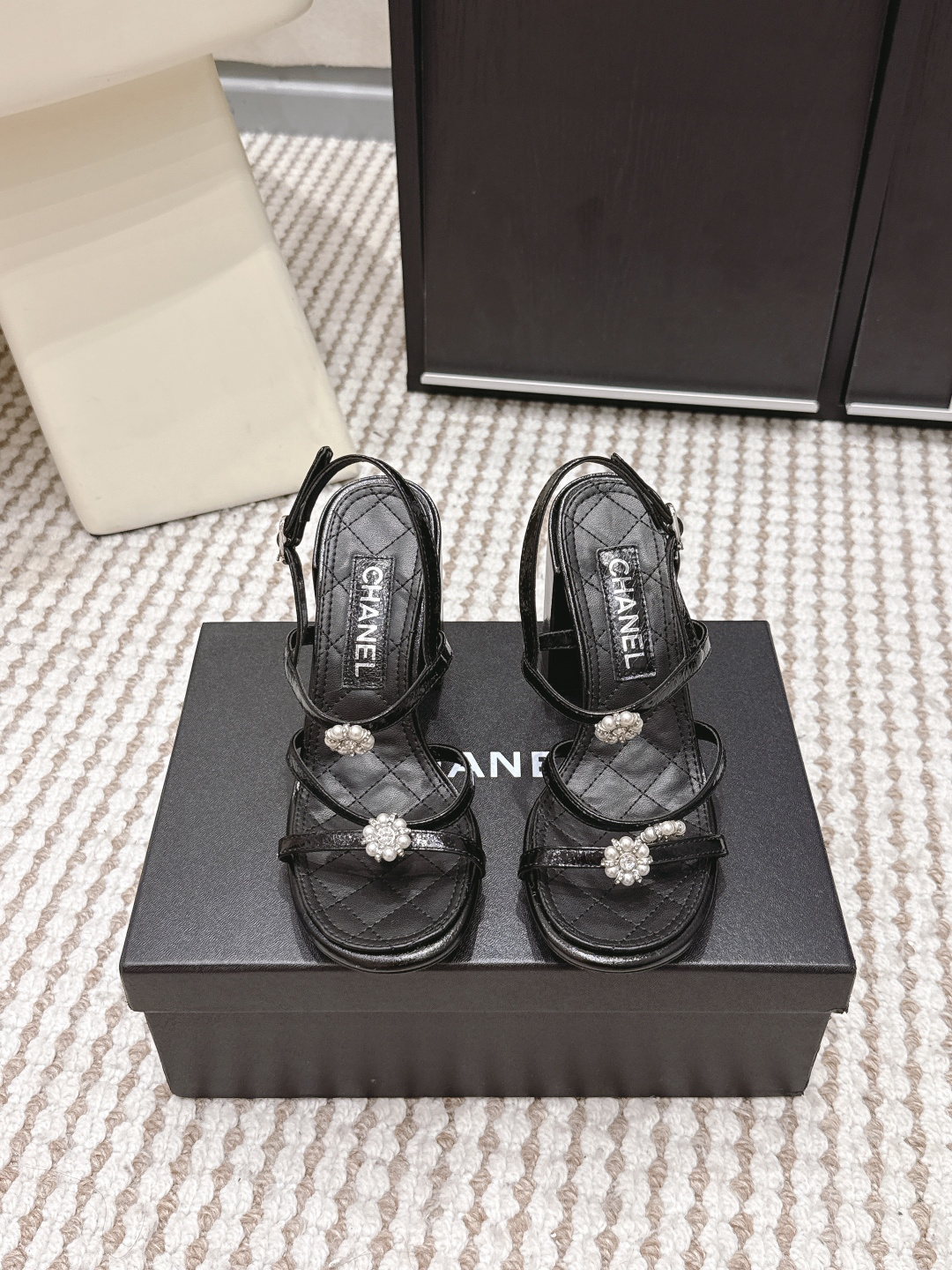 Chanel Chane*26SS早春新款珍珠水钻凉鞋