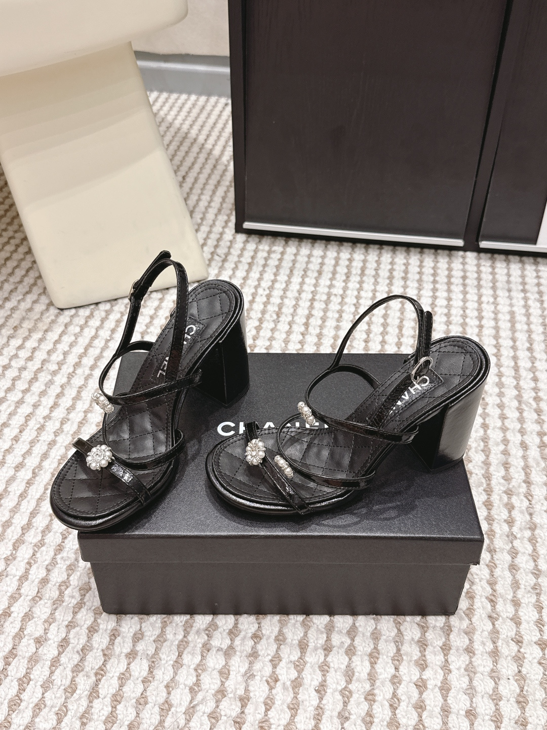 Chanel Chane*26SS早春新款珍珠水钻凉鞋