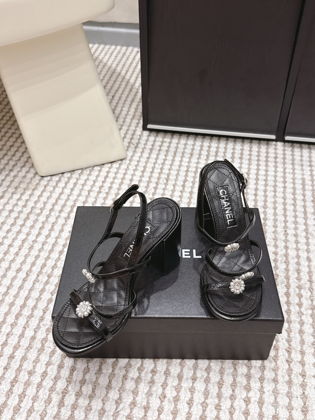 Chanel Chane*26SS早春新款珍珠水钻凉鞋