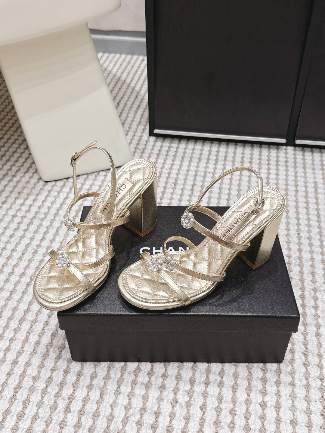 Chanel Chane*26SS早春新款珍珠水钻凉鞋