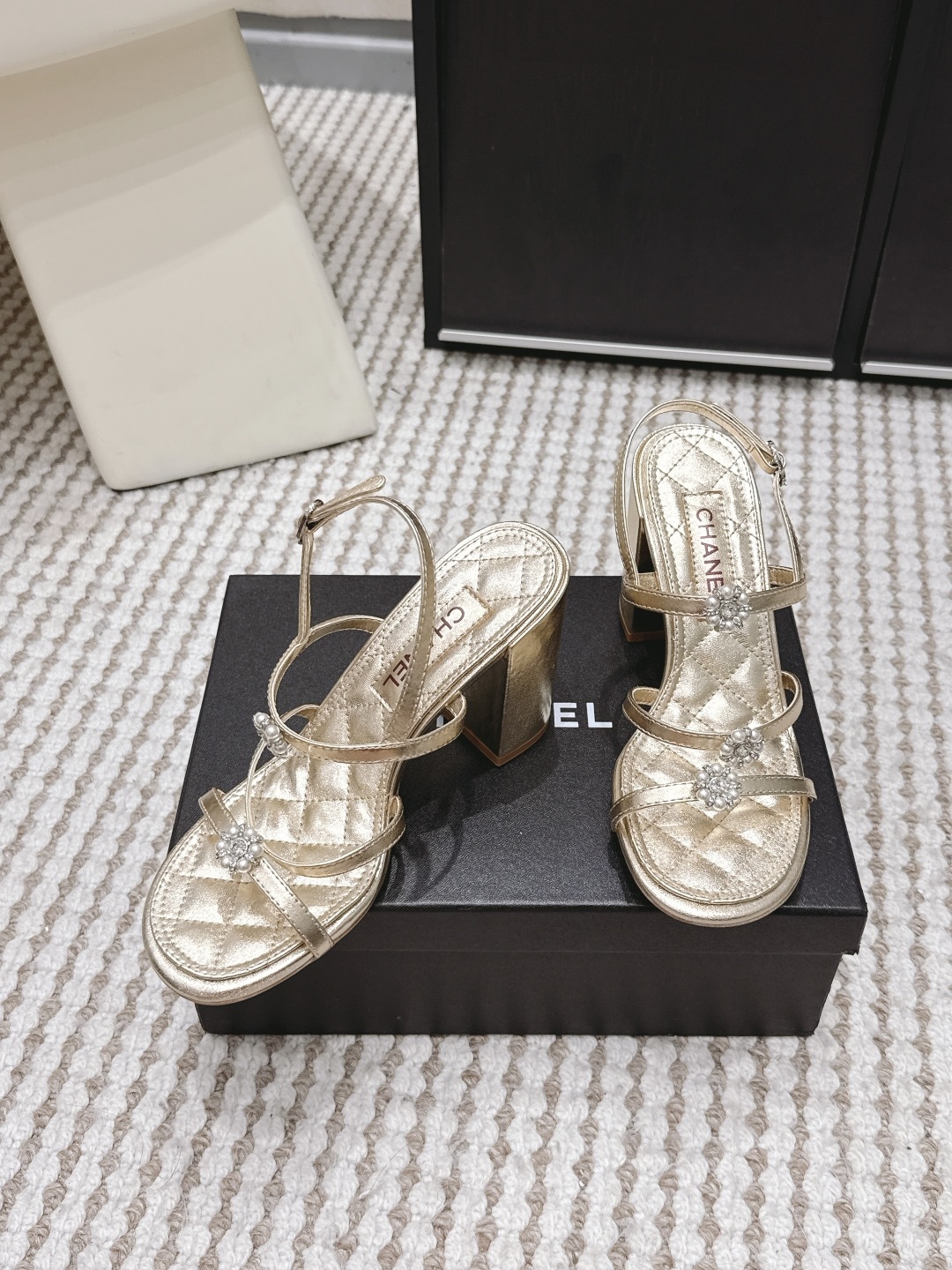 Chanel Chane*26SS早春新款珍珠水钻凉鞋
