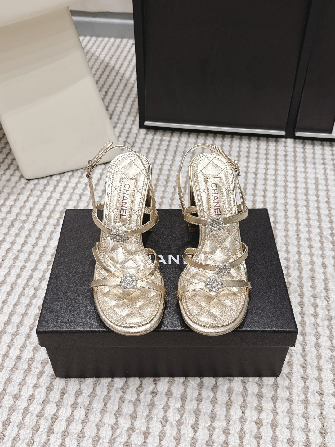 Chanel Chane*26SS早春新款珍珠水钻凉鞋