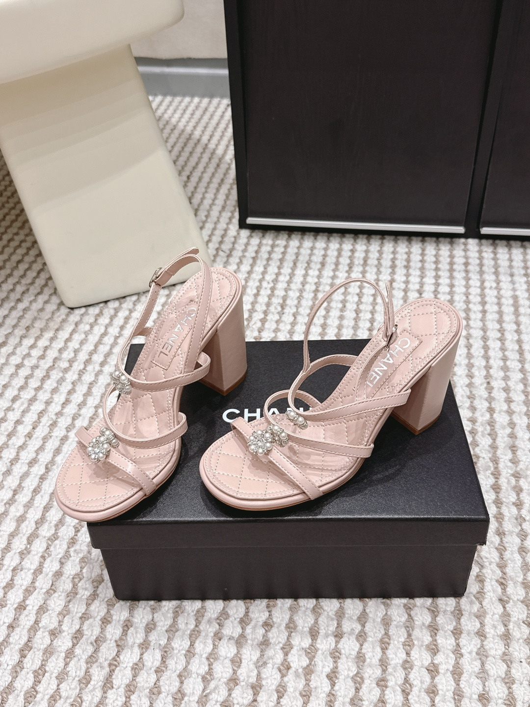 Chanel Chane*26SS早春新款珍珠水钻凉鞋