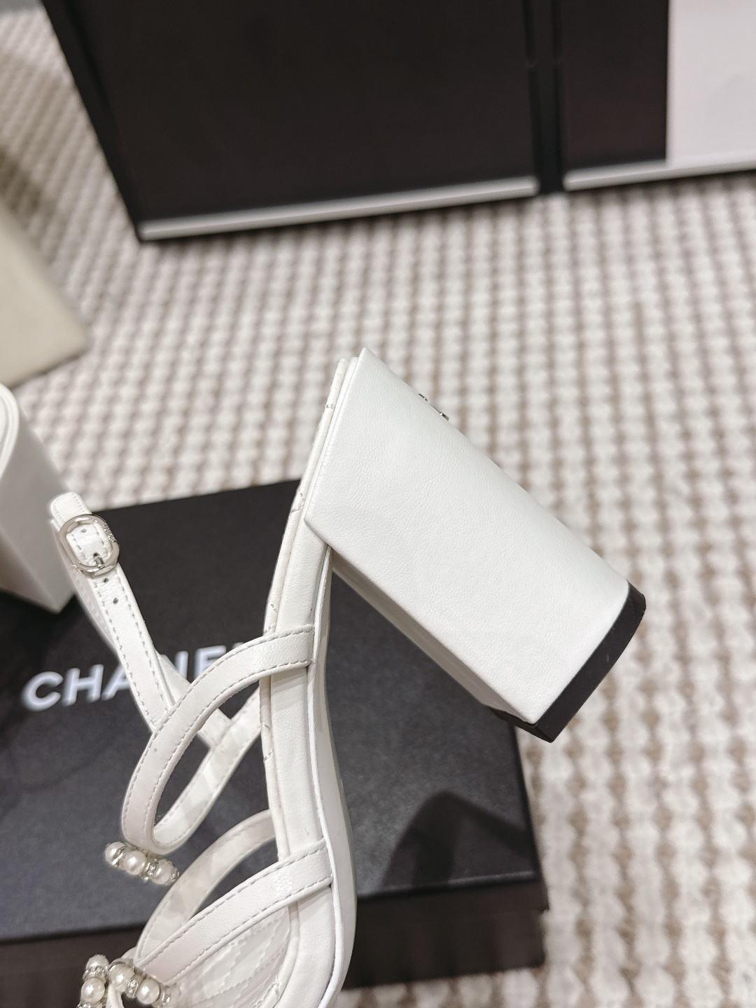 Chanel Chane*26SS早春新款珍珠水钻凉鞋